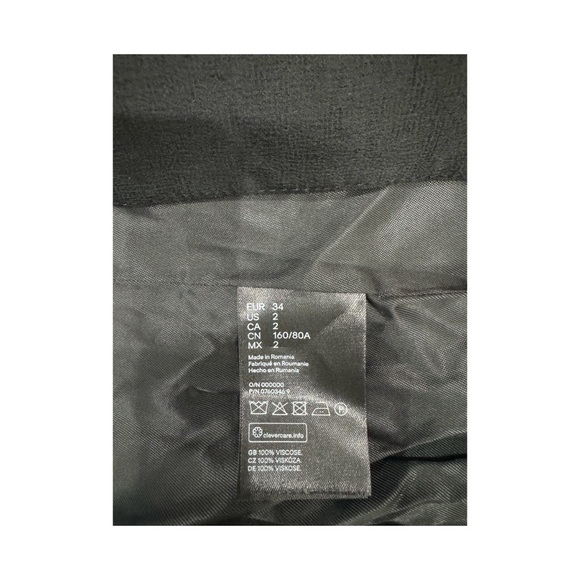 H&M STUDIO LONG BLACK SLEEVELESS CAPE - Picture 3 of 3